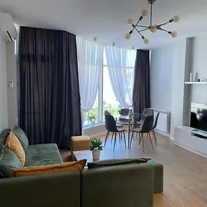 شقة ماياز سويت هوم, باتومي